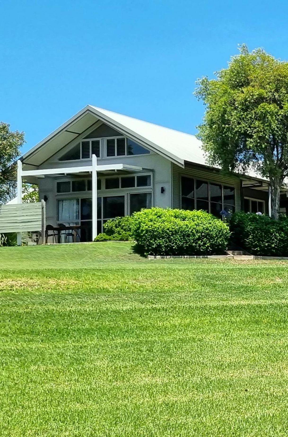 Elfin Hill Vineyard Accommodation โพโคลบิน ภายนอก รูปภาพ